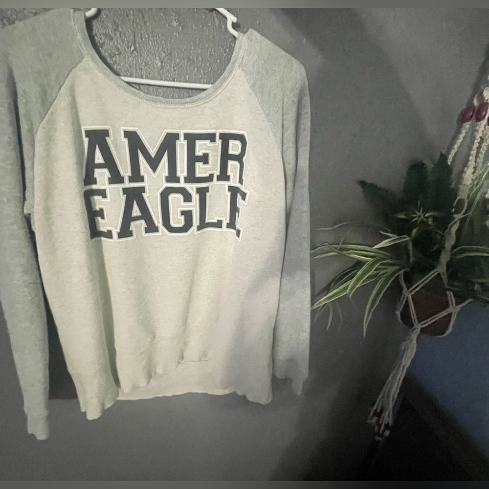 American eagle sweater